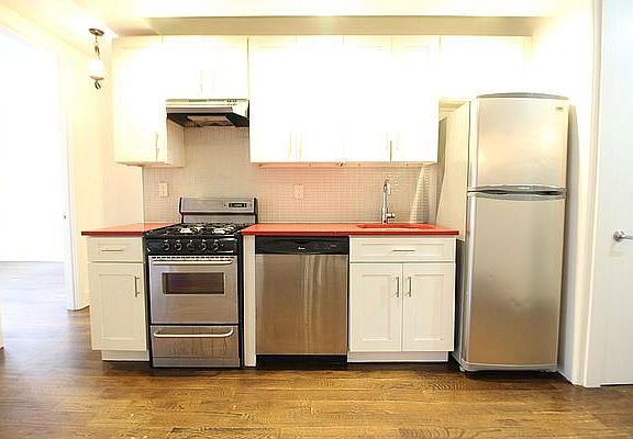 3rd image of 733 Dekalb Ave APT 2