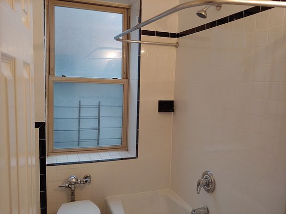 4th image of 4310 48th Ave #1P