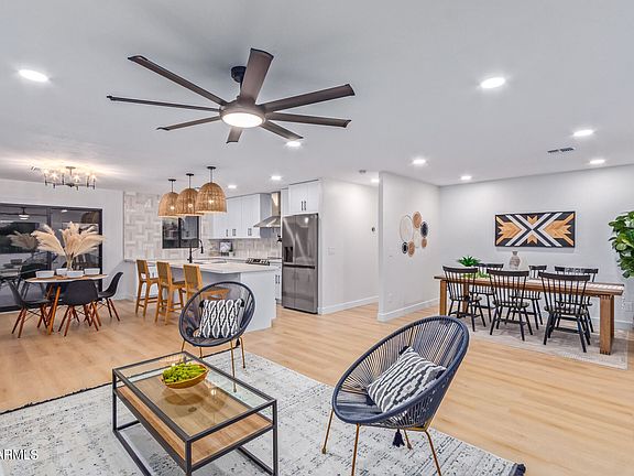 4th image of 3309 E Sharon Dr
