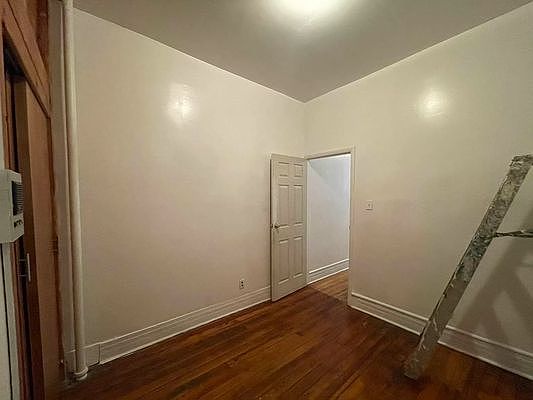 4th image of 493 12th St #A1