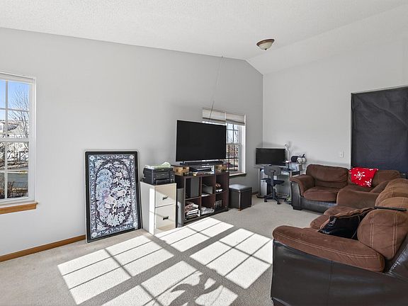 5th image of 609 Providence Dr