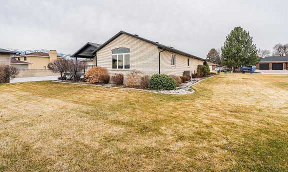 4th image of 2246 W Williamsburg Cir