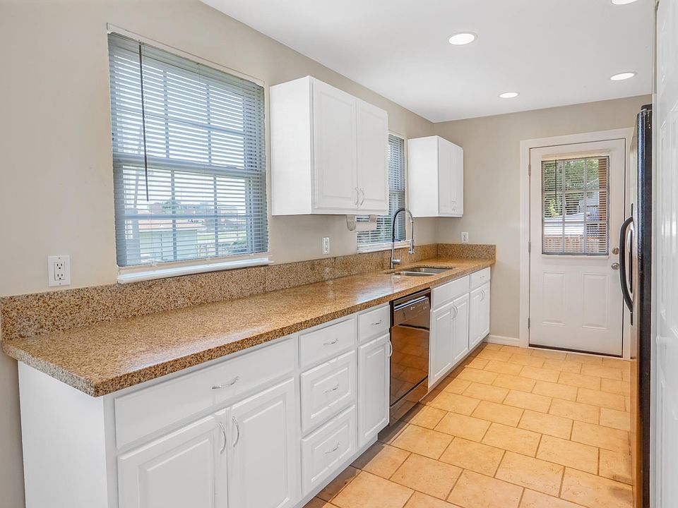 Kitchen 1