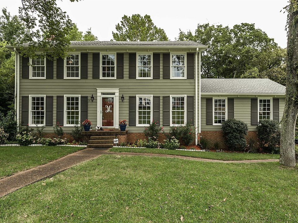 1st image of 129 E Ervin Dr