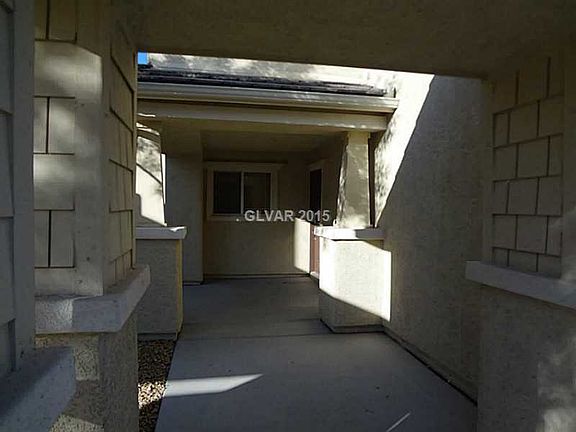 3rd image of 16 Snow Dome Ave