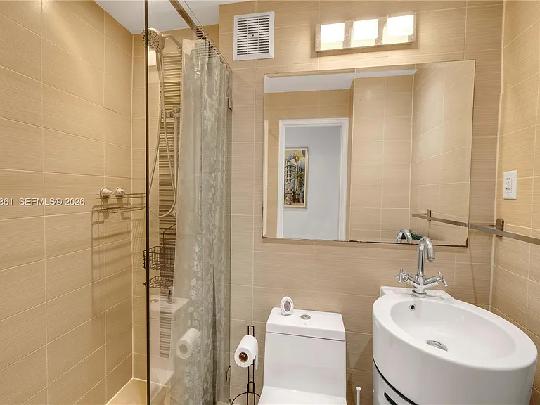 255 W 24th St #542 — Photo 12