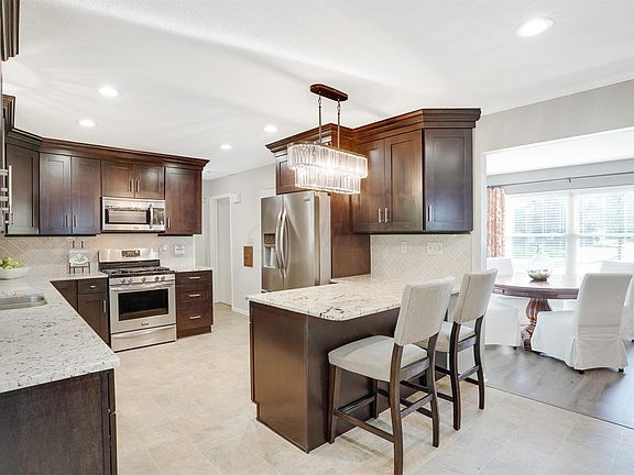 4th image of 6475 Cedar Brook Dr