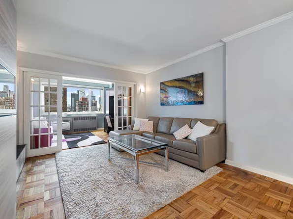345 West 58th Street 12R image 1 of 20