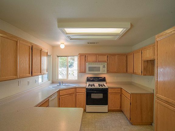 2nd image of 3568 Bearwood Pl