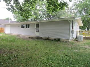 208 S Vollintine Ave, Taylorville, IL 62568