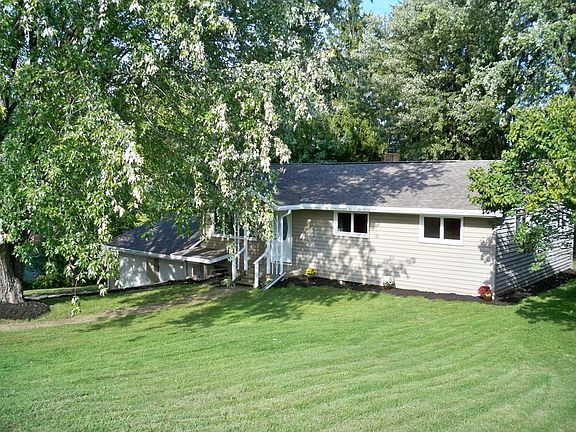 3rd image of 56 Delia Dr