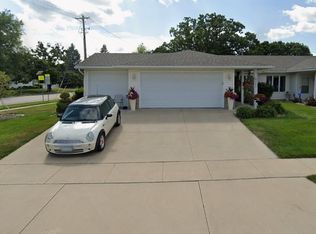 2104 McQuillan Ct SE, Rochester, MN 55904