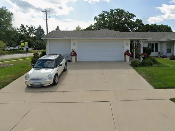 2104 McQuillan Ct SE, Rochester, MN 55904