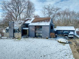 8657 Valleyview Dr, Florence, KY 41042