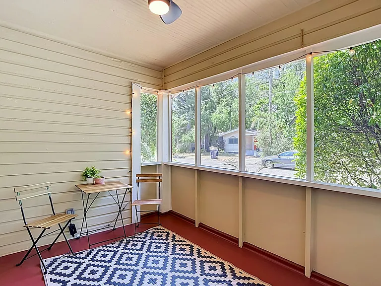 115 E Lambright St — Photo 13