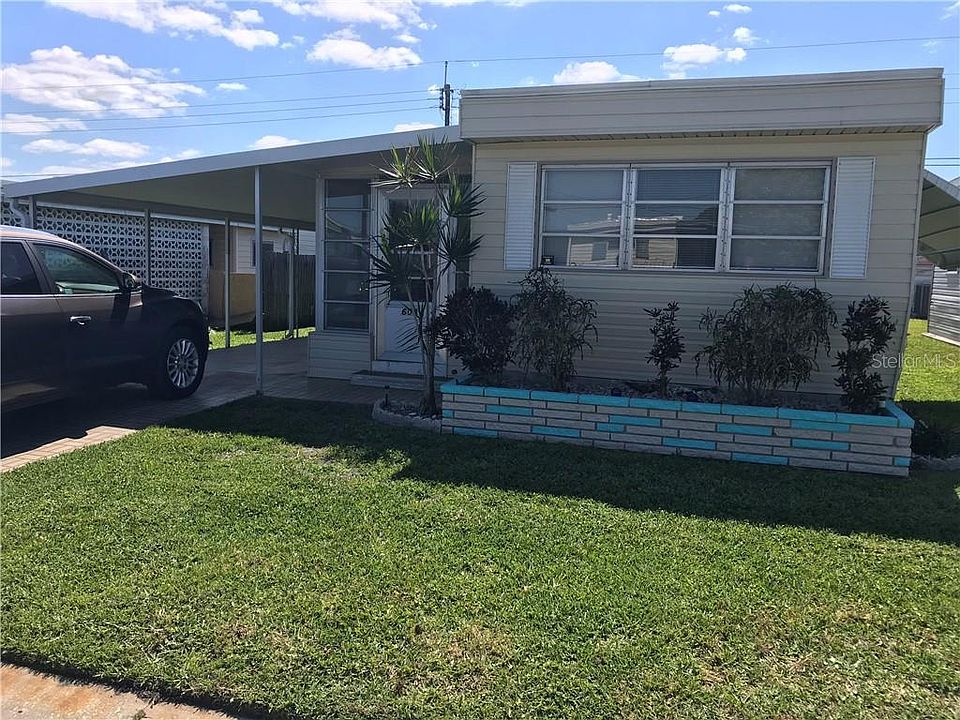 2nd image of 608 51st Avenue Dr W