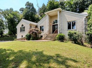 9 Notch Rd, Little Falls, NJ 07424