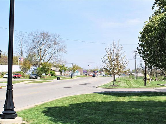 Street Scene Looking North on Madison Street