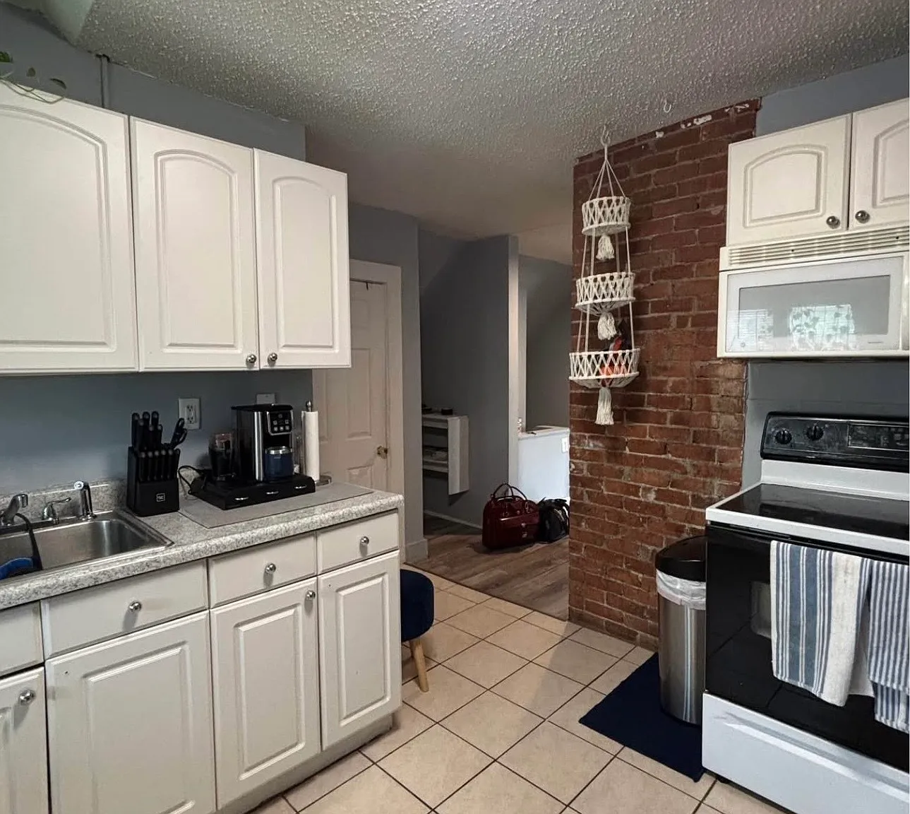2 bed, 1.0 bath, 900 sqft, $1,650 — Photo 1