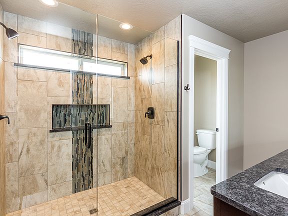 Owner ensuite tiled in shower option