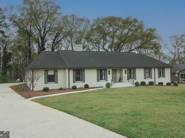 112 Maple Dr, Cartersville, GA 30120