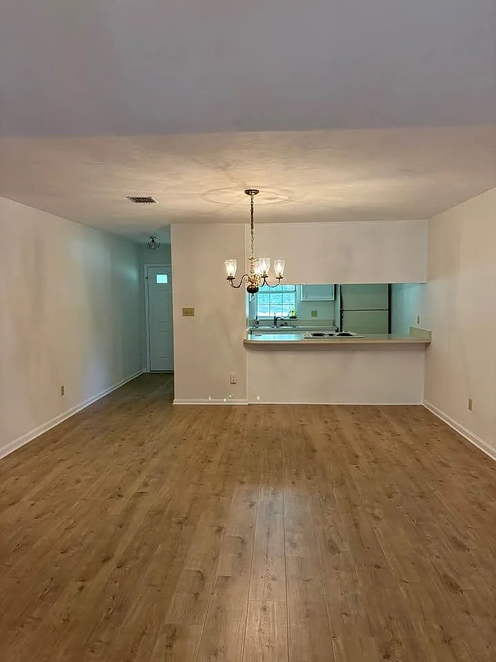 2 bed, 1209 sqft, $1,600 — Photo 3
