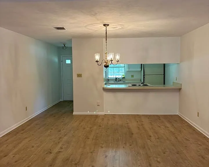 960 Marys Dr — Photo 3