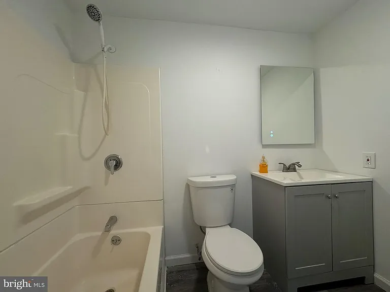 7507 Broad St — Photo 7