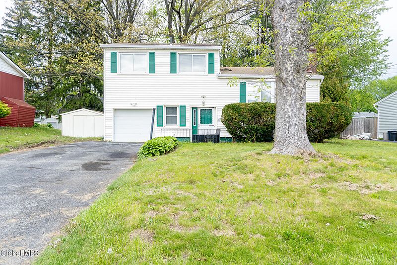 2nd image of 3307 Woodlawn Avenue