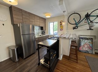 806 Franklin Ave W APT 201, Minneapolis, MN 55405
