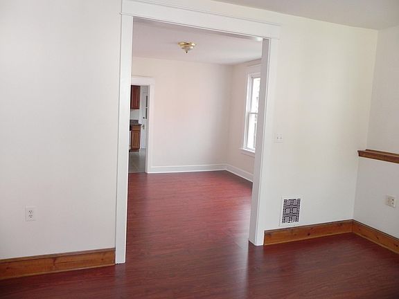 5th image of 734 Virginia Ave