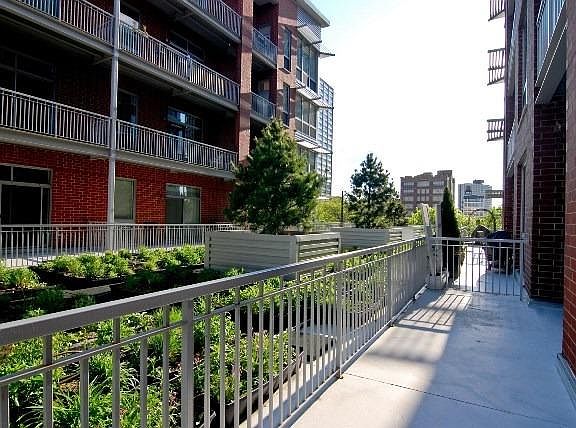 4th image of 2025 S Indiana Ave APT 207