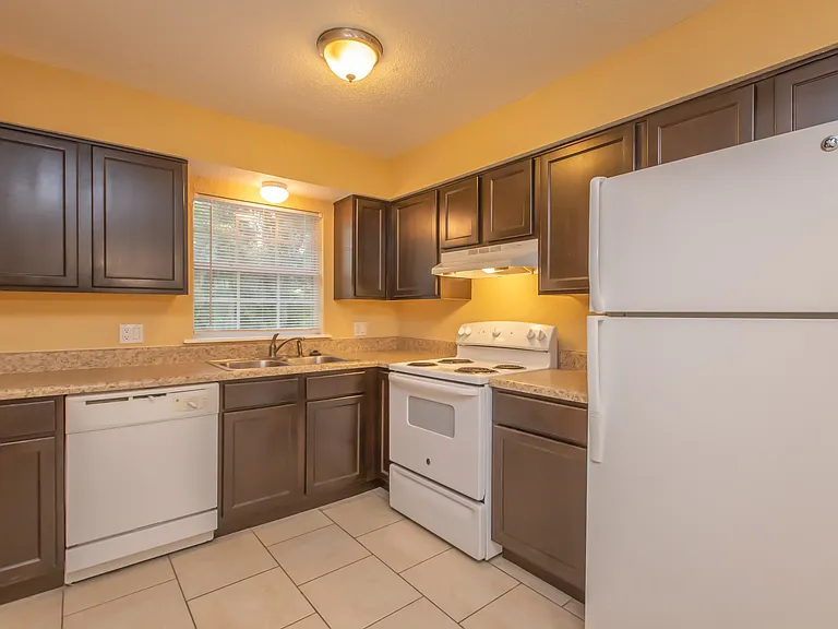 Serenity Apartments — Photo 39