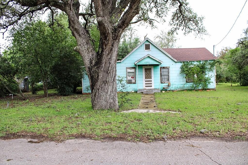 121 N Connable St, Tuleta, TX 78162 MLS 112742 Zillow