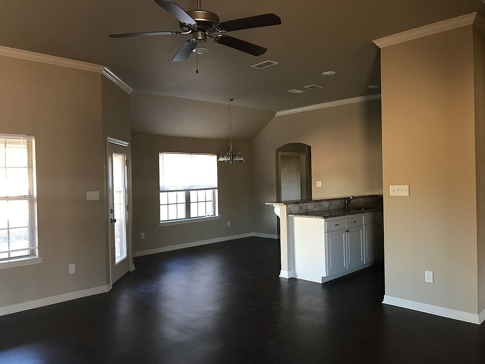 1st image of 2656 Lori Ln
