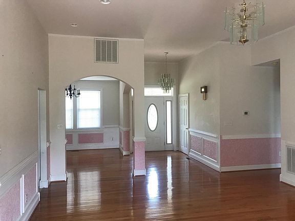 5th image of 64 Kelly Ln