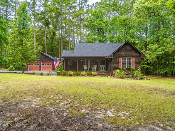 707 Alexander Drive, Aberdeen, NC 28315