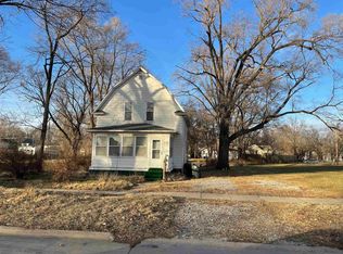 215 Oneida St, Waterloo, IA 50703