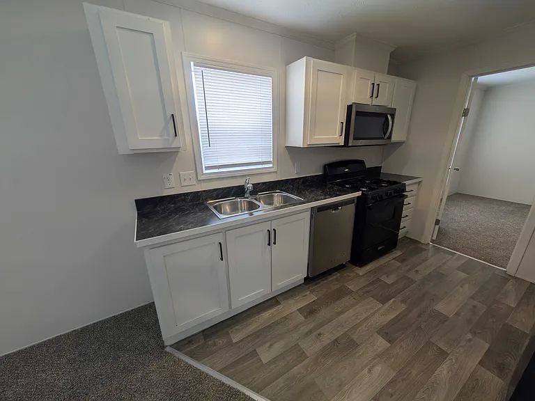 38000 Le Chateau Blvd #402 — Photo 6