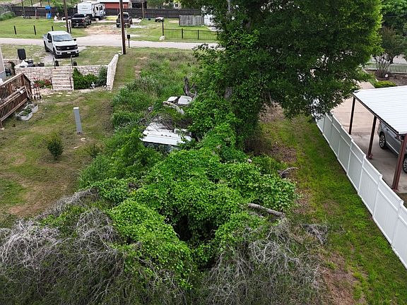 3rd image of 8111 Fawn Cir