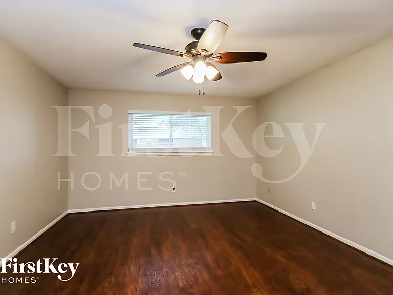 26715 Westwood Dr — Photo 8