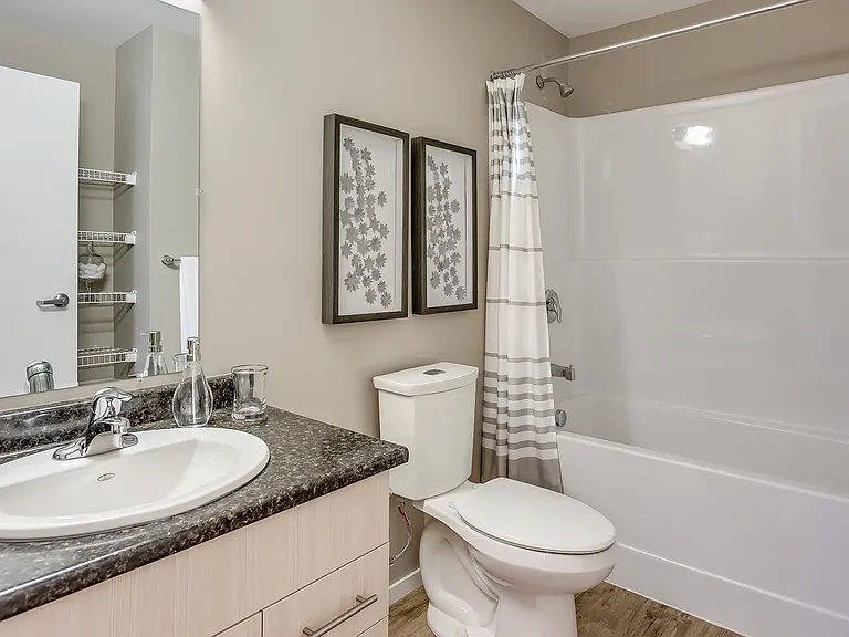 1640 Sycamore Dr — Photo 7