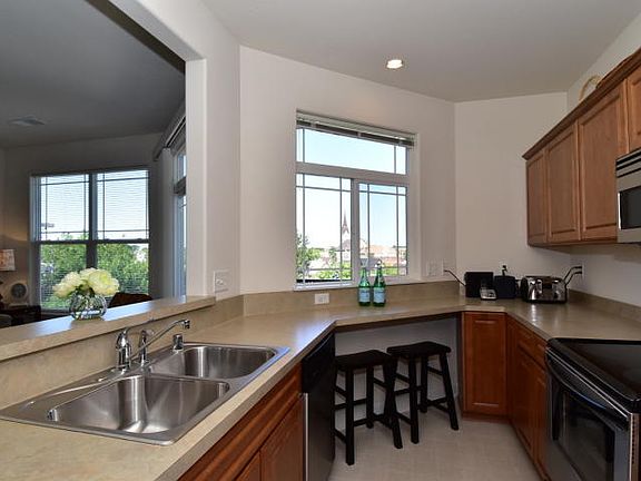 4th image of 1619 N Farwell Ave APT 309