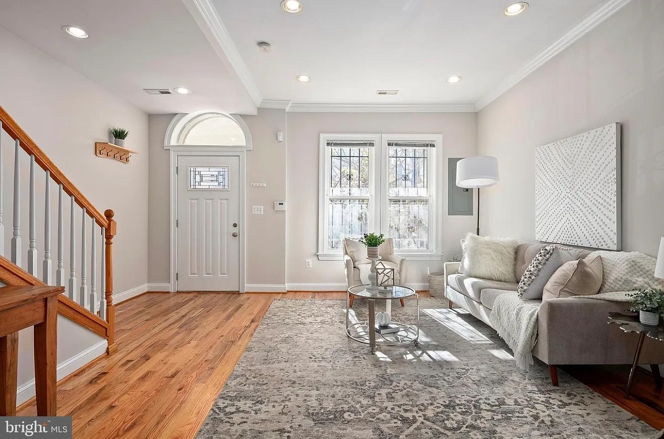 4 bed, 2.5 bath, 1600 sqft, $3,999 — Photo 3