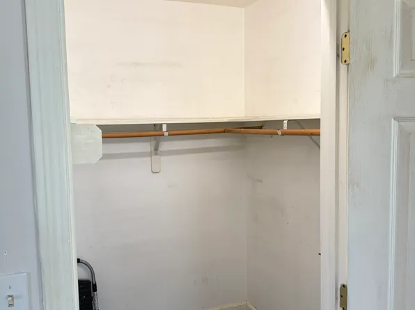 191 Court St APT 1, Plymouth, MA 02360