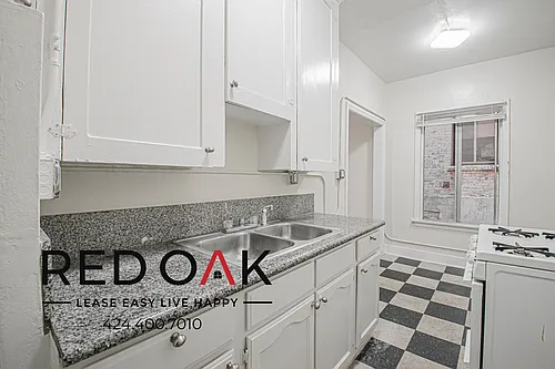 425427 S Grand View St Photo 1