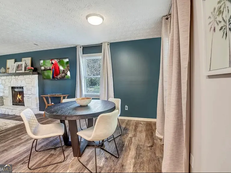 160 Booth Rd SW #A — Photo 5