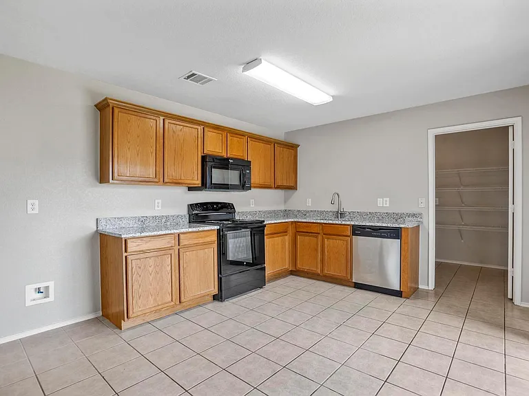 6432 Paradise Valley Rd — Photo 11