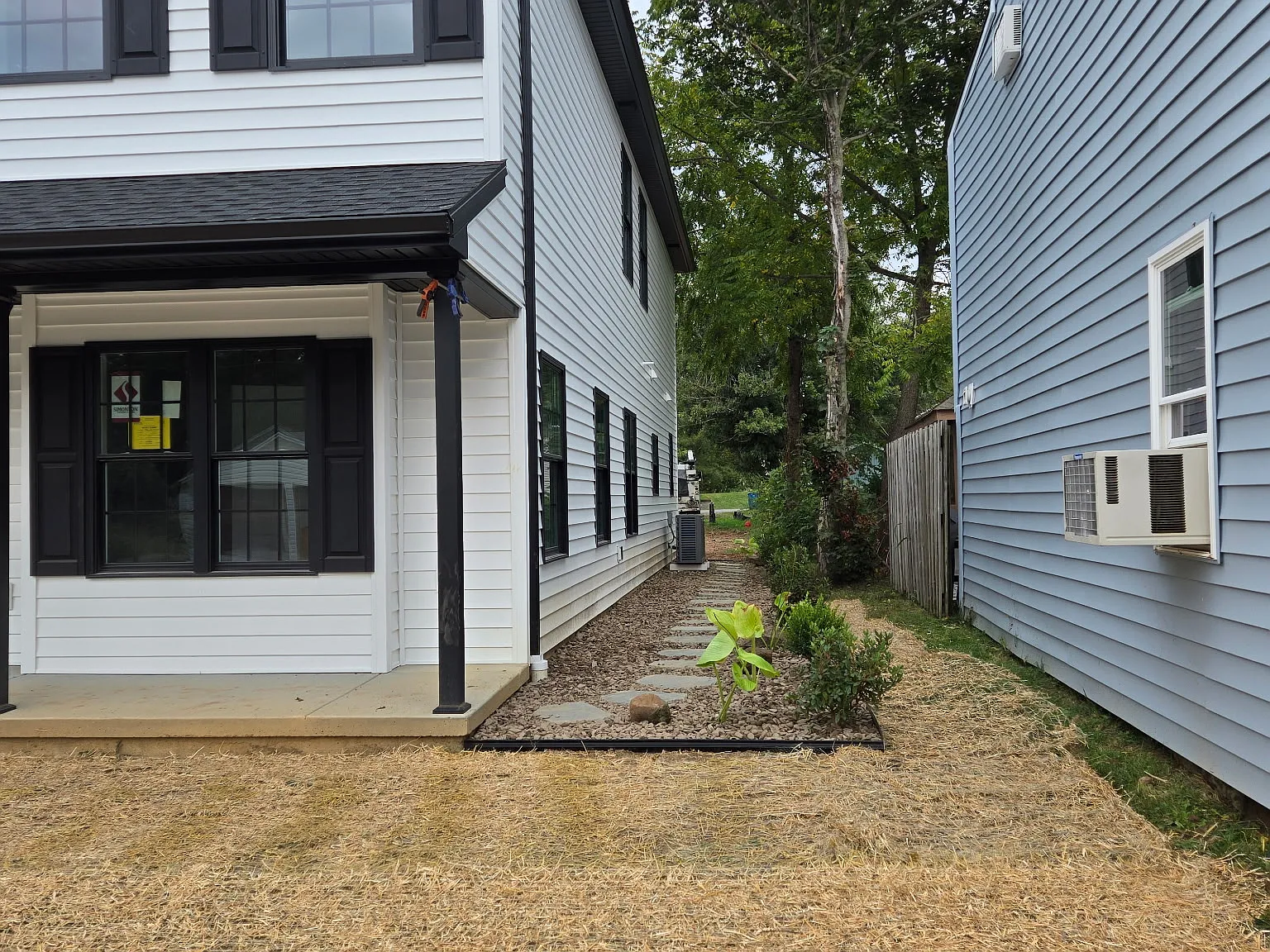 3 bed, 2.5 bath, 1600 sqft, $2,300 — Photo 4