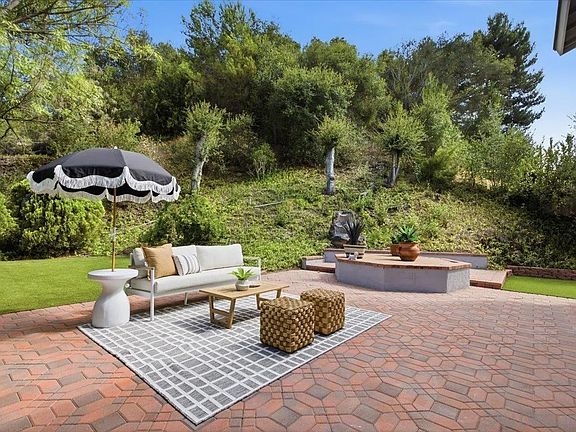 3rd image of 6783 Robbins Way
